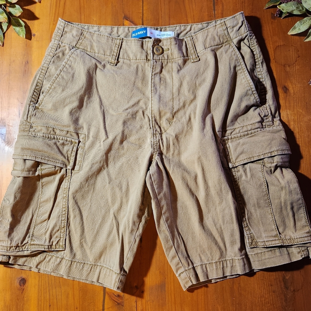 Mens Cargo Shorts size 32, Old Navy brand